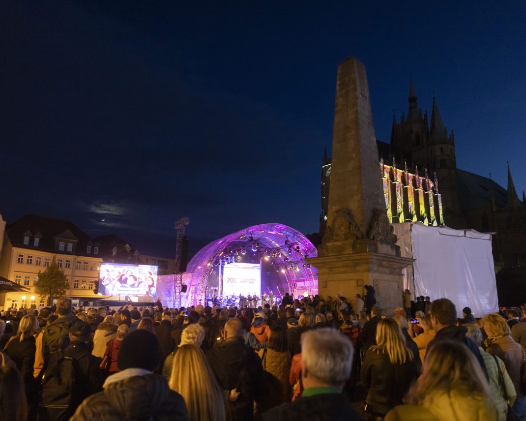 Feierlichkeiten zum Tag der Deutschen Einheit am Domplatz in Erfurt Feierlichkeiten zum Tag der Deutschen Einheit am Domplatz in Erfurt